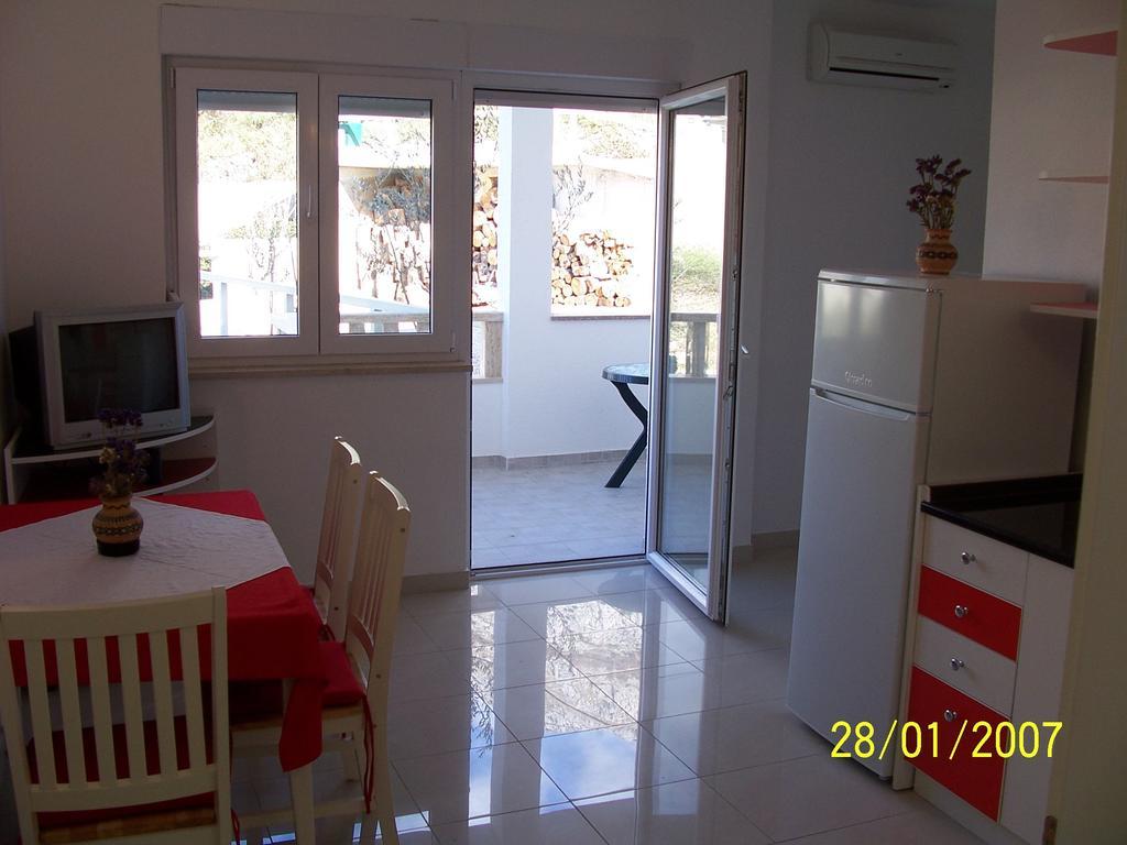 Apartments Perdijic Nemira Omiš Chambre photo