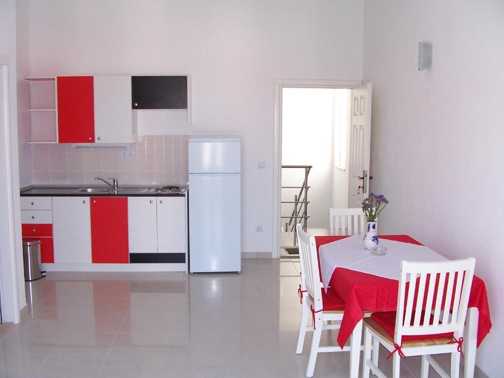 Apartments Perdijic Nemira Omiš Chambre photo